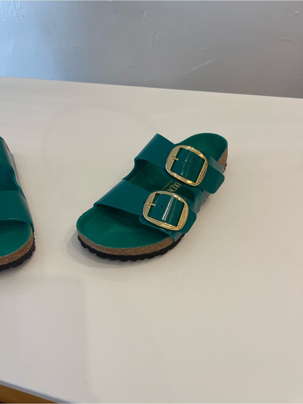 Birkenstocks green Arizona sandal with big gold buckle Size 38 - Picture 3 of 11